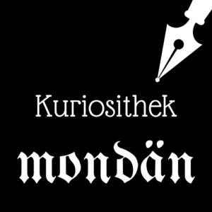 Weiße Schrift und Schreibfeder-Icon auf schwarzem Hintergrund: Kuriosithek - mondän | Klopfecke - Texte mit Geist